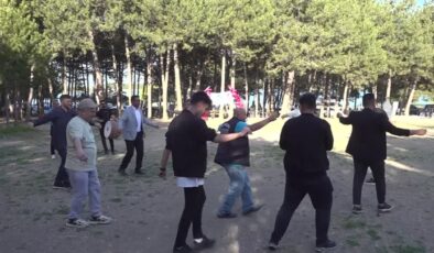 Türkiye şampiyonu tekvandocu Ebrar, babası tarafından davul zurnayla karşılandı