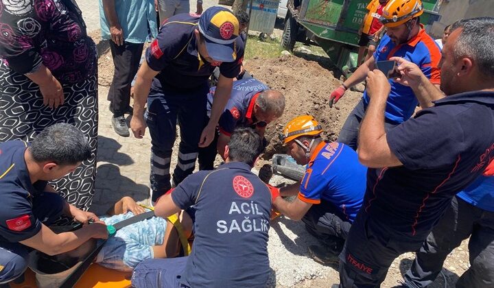 Diyarbakır’da düştüğü çukurda sıkışan çocuk kurtarıldı