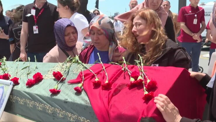 Dekoratif beton kemerin yıkılması sonucu ölen doktor ve eşi için tören düzenlendi