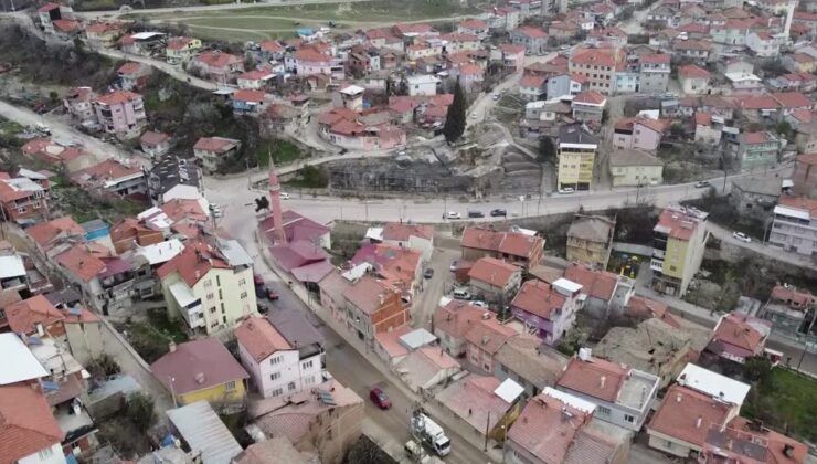 Demirci’de yapay şelale ve yaşam alanı hizmete sunuldu