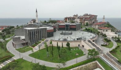 Demokrasi ve Özgürlükler Adası, tarihin karanlık dönemine ışık tutuyor