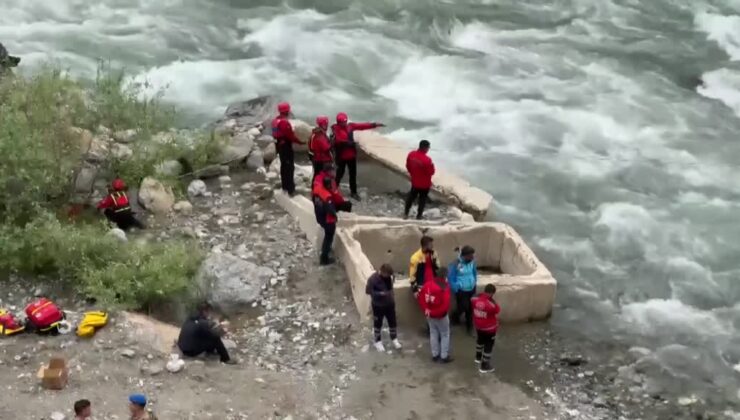 Derede kaybolan genci arama çalışmaları sürüyor