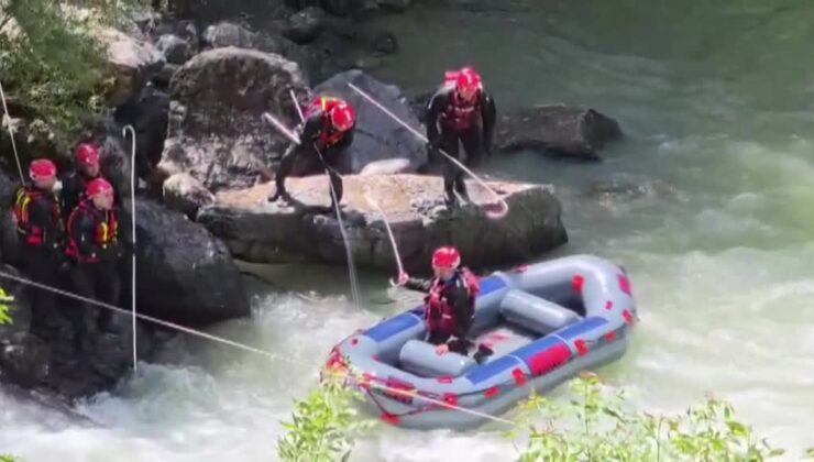 Dereye düşerek kaybolan genci arama çalışmaları sürüyor