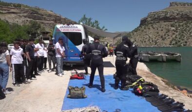 Diyarbakır’da SAK timi baraj gölünde bu kez atık topladı