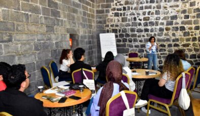 Diyarbakır’da Sur’un kültürel hafızası gençlerle buluştu
