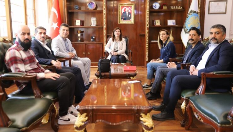 Diyarbakır’da işitme engelli temsilcilerden anlamlı ziyaret
