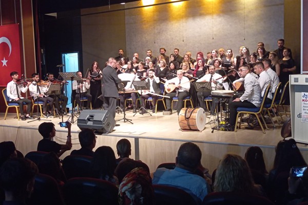 Diyarbakır’da “Sazımızla Sözümüzle” konseri büyük ilgi gördü