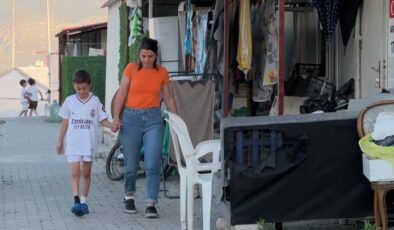 Enkazda oğlunun sesiyle hayata tutundu