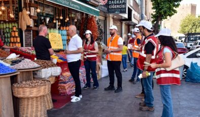 Esnaf ile el ele temizlik seferberliği
