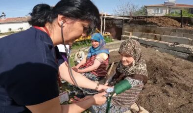 Ebeler köy köy gezerek sağlık taraması yapıyor