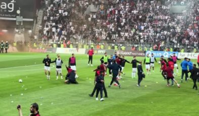 Elazığspor- Vanspor FK maçı hakemin başına isabet eden madde nedeniyle tatil edildi