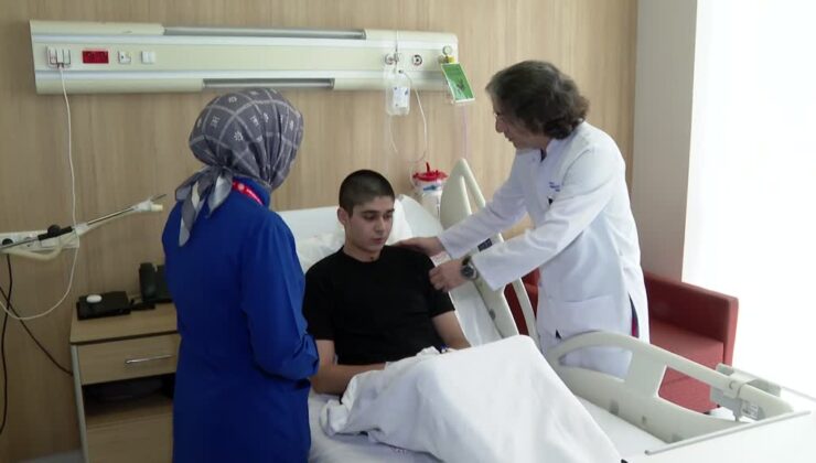 Entübe edildiği için nefes borusunda darlık oluşan genç 5 ay sonra rahat bir nefes aldı