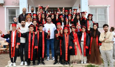Gönüllü gençlerden köy okulundaki öğrenciler için mezuniyet töreni