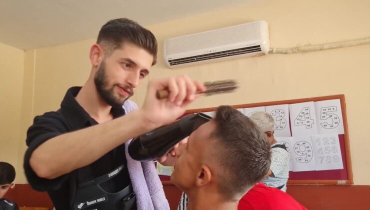 Gönüllü kuaförler engelli bireyleri ücretsiz tıraş etti