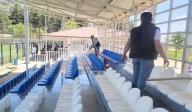 Hazro İlçe Stadyumu’nda temizlik çalışmaları tamamlandı