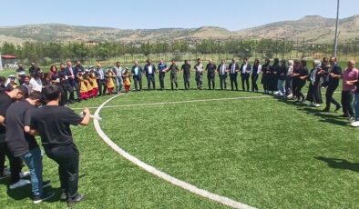 Hazro’da protokol halayda buluştu