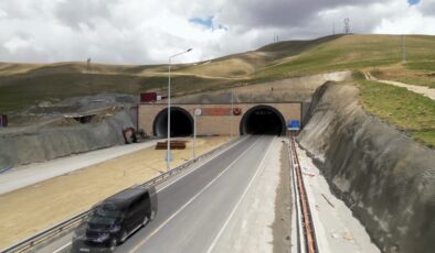 Hakkari-Van kara yolundaki riskli bölgeler tünellerle aşıldı