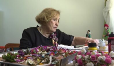 Huzurevi sakini, 60 yıllık sanat birikimini kadınlara destek için kullanacak