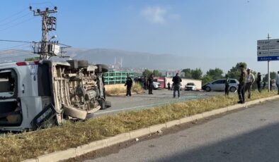 Kahramanmaraş’ta işçi servisi devrildi: 12 kişi yaralandı
