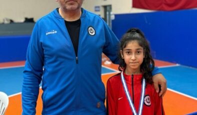 Şanlıurfalı sporcu Öztürk, karatede bölge birincisi
