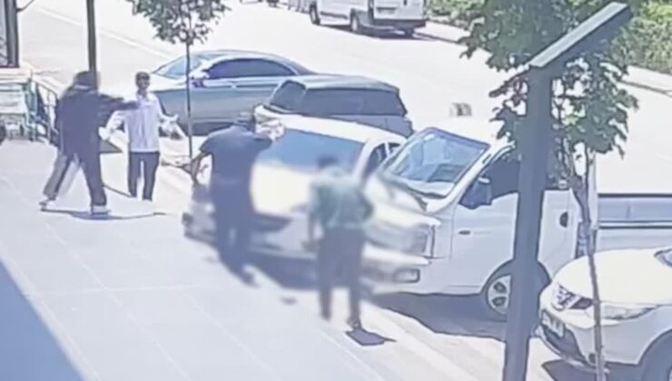 Kaldırımda yürürken otomobilin çarptığı 2 lise öğrencisi yaralandı