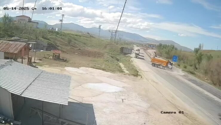 Kamyonla çarpışan motosikletin sürücüsü öldü