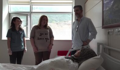 Karnından yaklaşık 4 kilogramlık tümör çıkarılan kadın sağlığına kavuştu