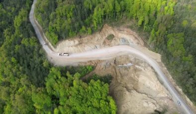 Heyelan nedeniyle kapanan Kastamonu-Çatalzeytin yolu açıldı