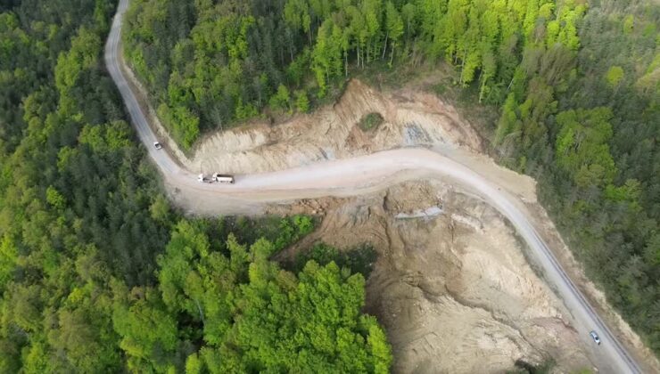 Heyelan nedeniyle kapanan Kastamonu-Çatalzeytin yolu açıldı