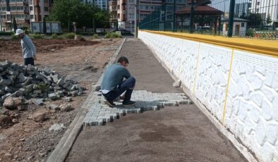 Kayapınar Belediyesi okul çevrelerine dadandı