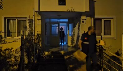 Komşuların kavgasında 3 kişi bıçakla yaralandı