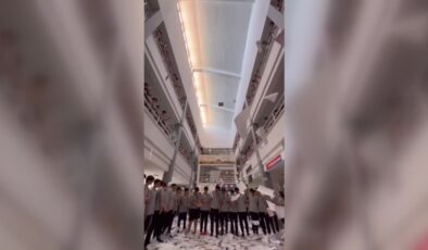 Diyarbakır’da liseliler yıllarca biriktirdikleri testleri geri dönüştürdü