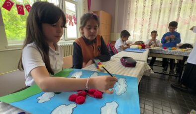 Mavi kapaklar öğrencilerin emeğiyle Anneler Günü hediyesi oldu