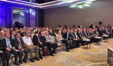 Makine sektörü Sakarya’da düzenlenen zirvede bir araya geldi