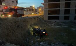 Mardin’de devrilen otomobilin sürücüsü yaralandı
