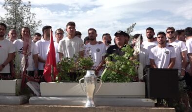 2. Lig’e yükselen İstiklalspor, bu başarıyı depremde kaybettikleri futbolcu arkadaşlarına adadı
