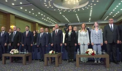 CHP Genel Başkanı Özel, Otizm Sempozyumu’nda konuştu