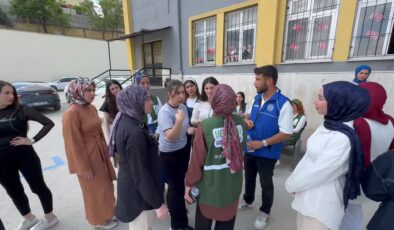 Okullar Yeşilay gönüllülerince “renkleniyor”