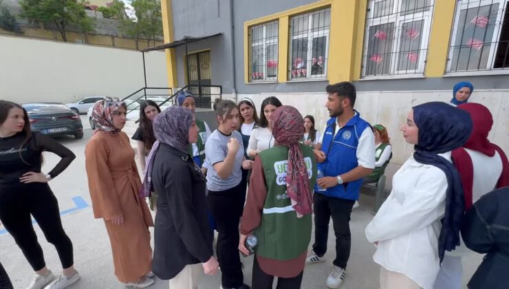 Okullar Yeşilay gönüllülerince “renkleniyor”