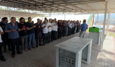 Bir kişi tartıştığı eşini bıçakla öldürdü