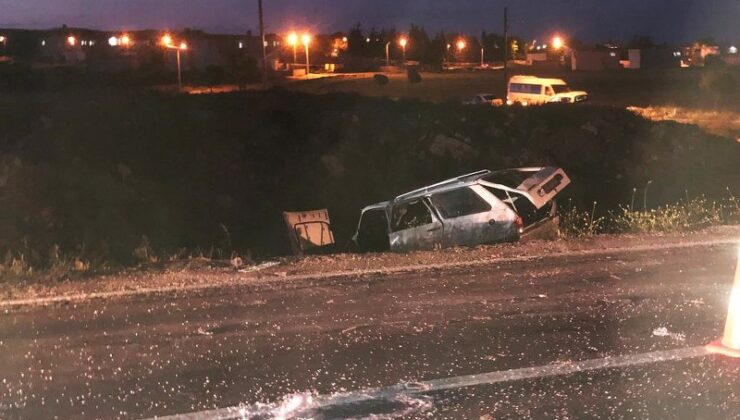 Otomobil ile minibüs çarpıştı: 2’si ağır 3 kişi yaralı