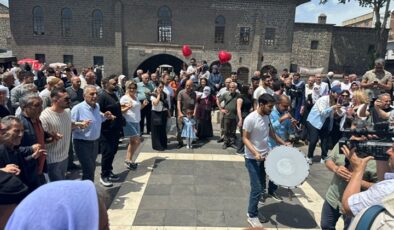 PKK fesih kararı Diyarbakır’da Halaylarla karşılandı