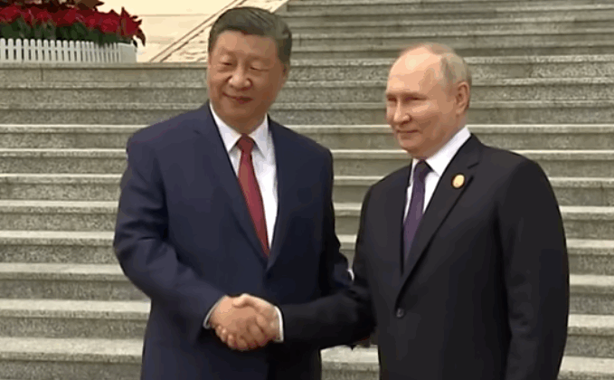 Putin’in davetiyle Moskova’ya lider akını başladı