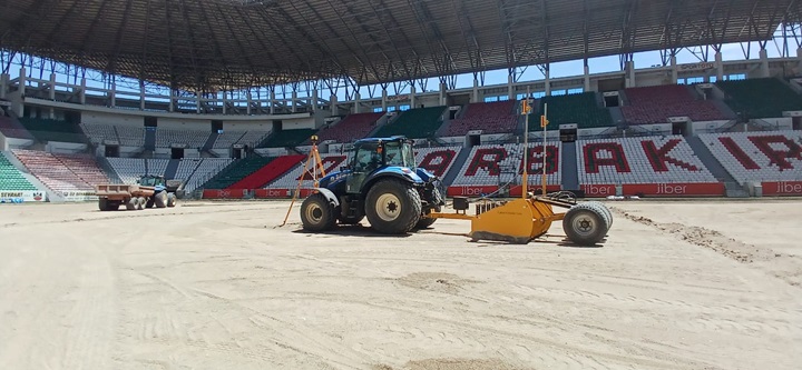 Diyarbakır Stadyumu’nda Yenileme Çalışmaları Tüm Hızıyla Sürüyor