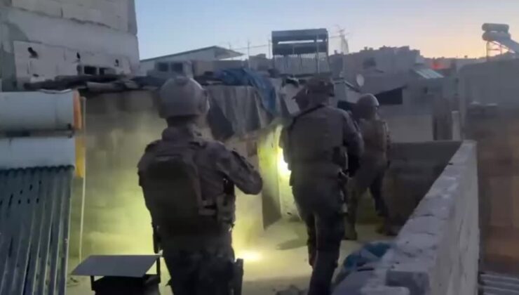 Şanlıurfa merkezli uyuşturucu operasyonunda yakalanan zanlılardan 20’si tutuklandı