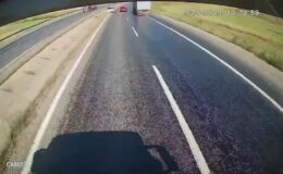 Şarampole devrilen otomobilin sürücüsü yaralandı