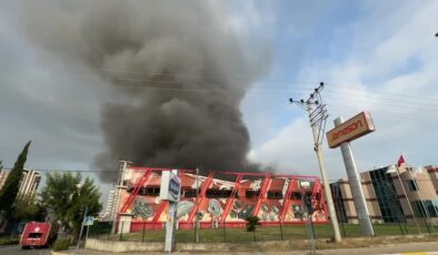 Ses ve görüntü sistemleri üretilen fabrikada yangın çıktı