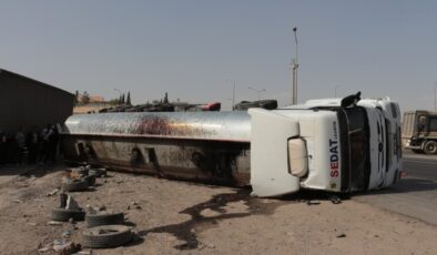 Şırnak’ta devrilen tırın sürücüsü yaralandı
