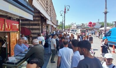 Sur’da Hafta Sonu Turist Yoğunluğu