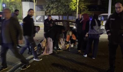 Kavşakta çarpışan araçlarda yedi kişi yaralandı